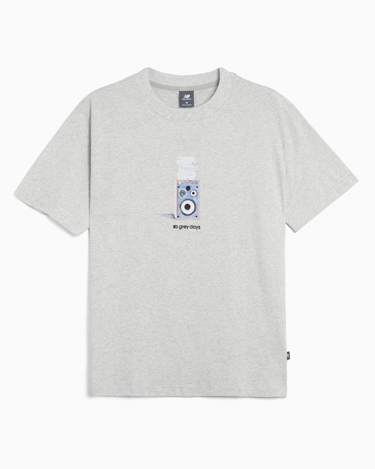 Camiseta con gráfico Relaxed New Balance Grey Days "Speaker" para hombre